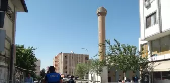 Viranşehir'deki Deprem Etkisiyle Hasar Gören Cami Yıkıldı