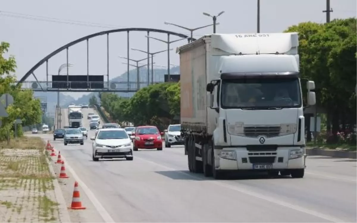 Afyonkarahisar'da Kurban Bayramı tatili nedeniyle trafik yoğunluğu