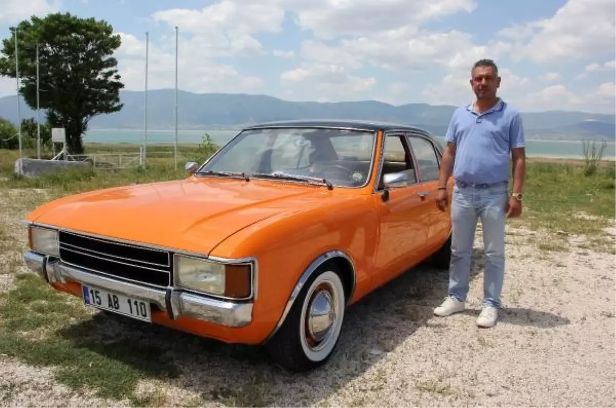 Burdurlu İş İnsanı Dedesinden Kalma Otomobili Yeniledi
