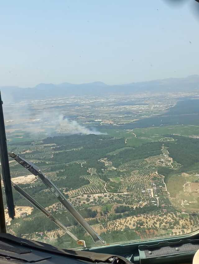 İzmir'de Orman Yangını: 5 Helikopter, 2 Uçak Bölgede