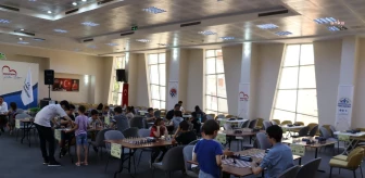 İzmit'te Kurtuluş Kupası Satranç Turnuvası düzenlendi