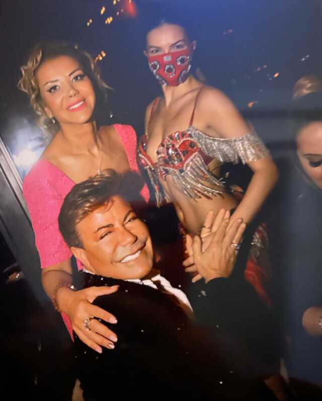 Kanserle mücadele eden Tanyeli, hasta yatağından video paylaşarak sevenlerinden helallik istedi Kanserle mücadele eden Tanyeli, hasta yatağından video paylaşarak sevenlerinden helallik istedi