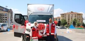 Depremzedelerin mobil hizmet aracı, yeni evlenen çiftin gelin arabası oldu