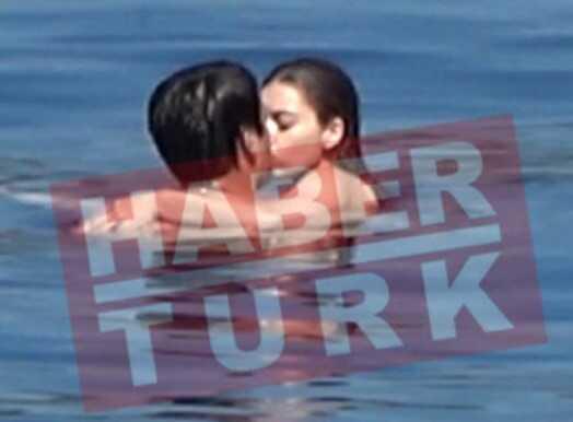 Mert Ramazan Demir'le öpüşürken görüntülendikten sonra hakarete maruz kalan Afra Saraçoğlu, yasal yollara başvuracak Mert Ramazan Demir'le öpüşürken görüntülendikten sonra hakarete maruz kalan Afra Saraçoğlu, yasal yollara başvuracak