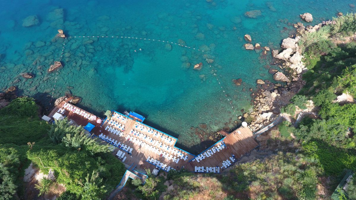 Muratpaşa Belediyesi'nin Mavi Bayraklı Plajları ve Kent Parkları Bayramda da Hizmet Vermeye Devam Ediyor