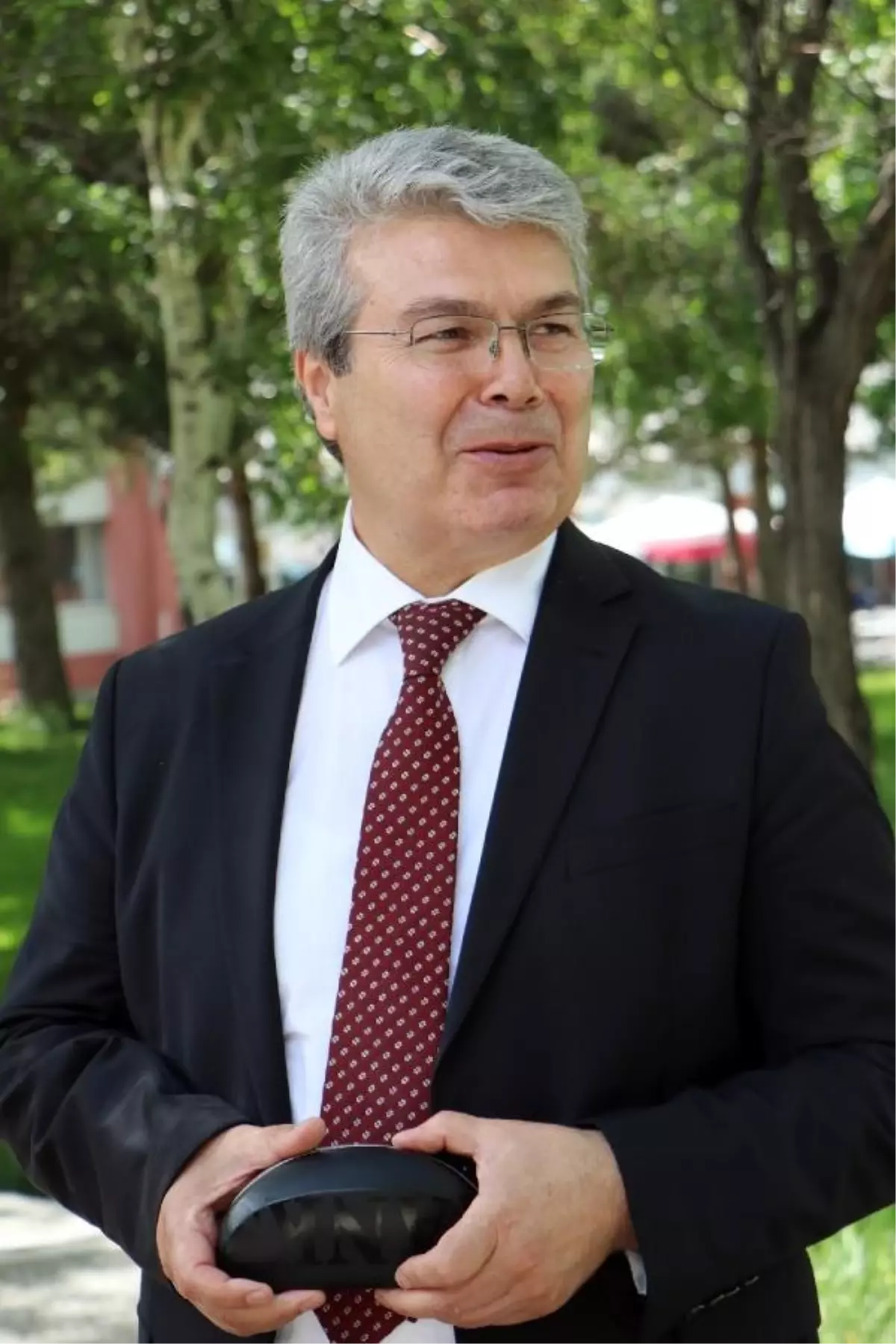 Profesörden hasta kurbanlığı anlamak için 'kulağını tutun' önerisi