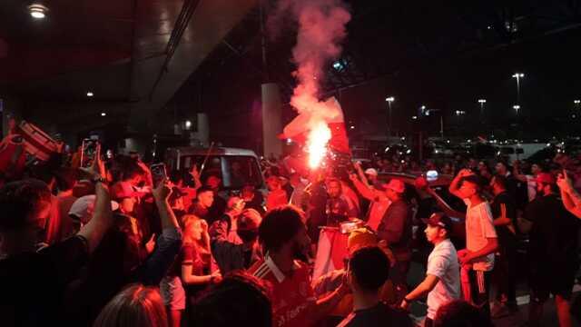 Resmen izdiham yaşandı! Internacional taraftarları Valencia'yı bakın nasıl karşıladı Resmen izdiham yaşandı! Internacional taraftarları Valencia'yı bakın nasıl karşıladı