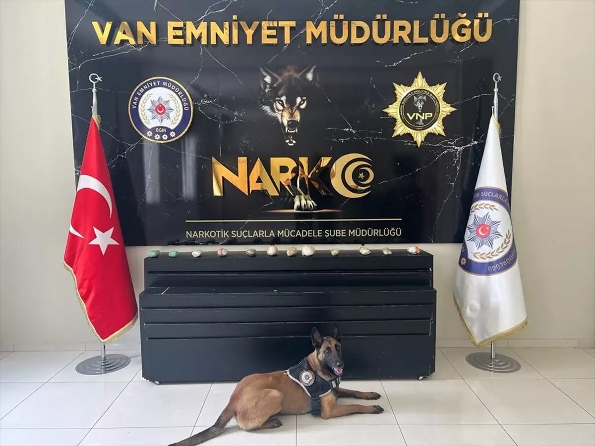 Van'da 3 Kilo 820 Gram Uyuşturucu Ele Geçirildi