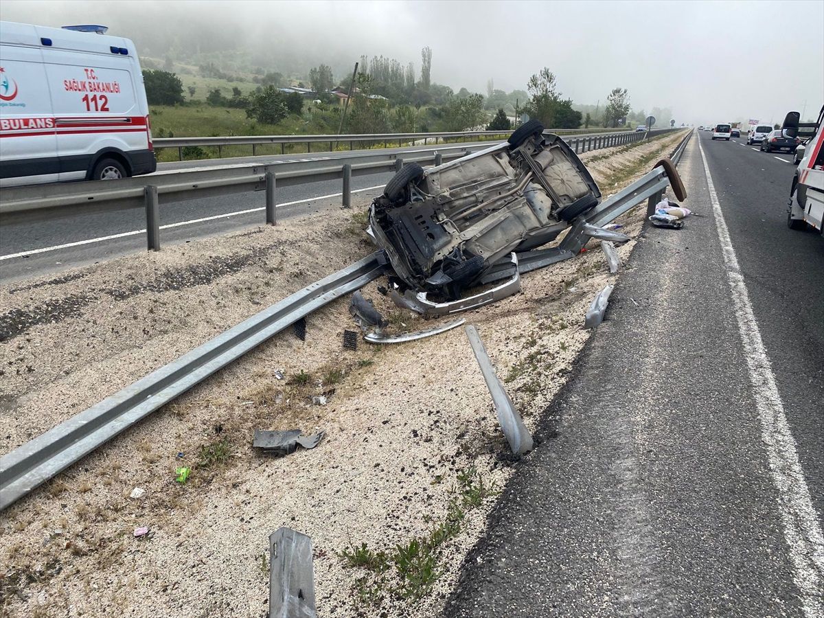 Bolu'da Otomobil Devrildi: 5 Yaralı