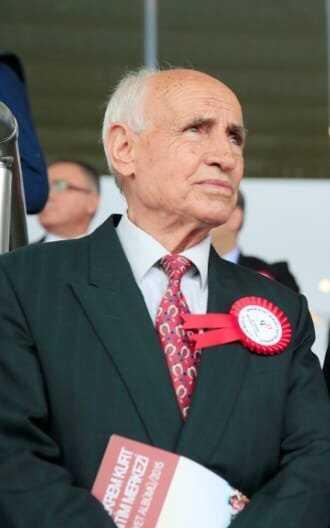 Gazi Koşusu'nu 7 kez kazanmıştı! Jokey Kazım Yıldız, hayatını haybetti Gazi Koşusu'nu 7 kez kazanmıştı! Jokey Kazım Yıldız, hayatını haybetti