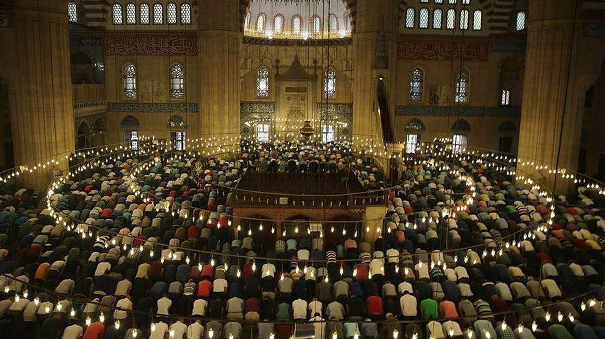 İL İL BAYRAM NAMAZI SAATLERİ 2023! Kurban Bayramı namazı saat kaçta kılınacak? 81 il bayram namazı saatleri ne zaman?