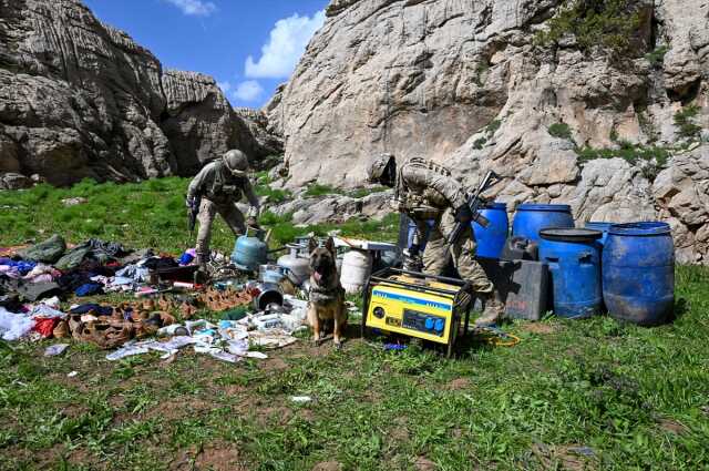 Jandarma timleri Van'daki 'Karataş Çukurları'nı teröristlerden temizledi
