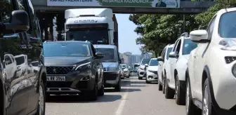 Kurban Bayramı arifesinde Karadeniz Sahil Yolu'nda trafik yoğunluğu