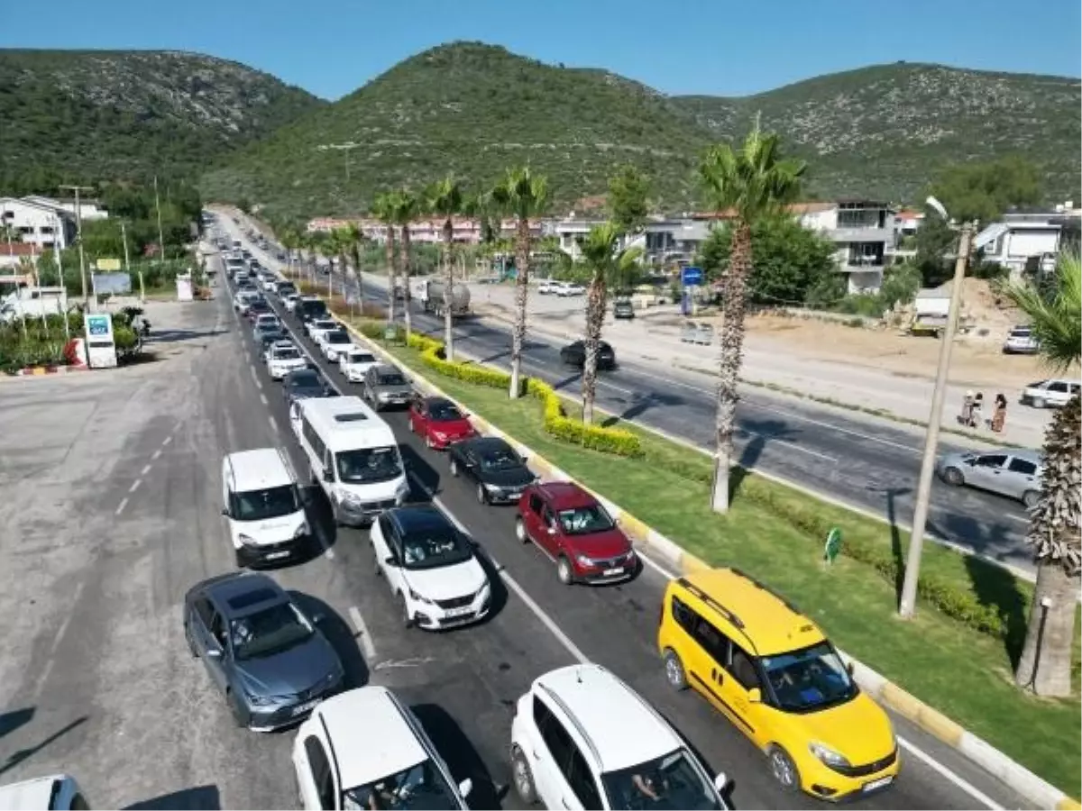 Kuşadası'na 9 günlük bayram tatilinde 135 bin araç girişi