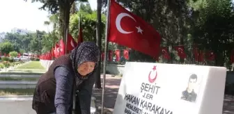 Antalya'da Kurban Bayramı öncesi mezarlık ziyaretleri