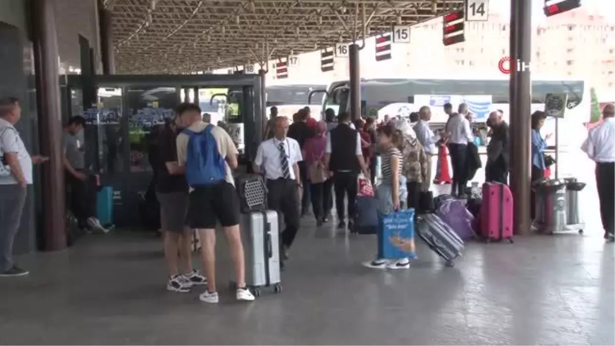 Konya'da trafik ekipleri otogarda emniyet kemeri denetimi yaptı