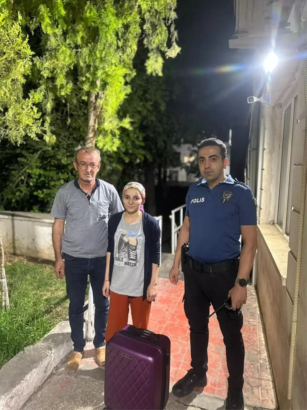 Nusaybin'de Yanlışlıkla Alınan Çantadan 350 Bin Liralık Ziynet Eşyası Polise Teslim Edildi