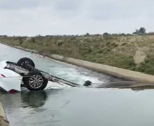 Bayram sabahı feci kaza! Otomobil kanala uçtu, 3 kişilik aile yok oldu