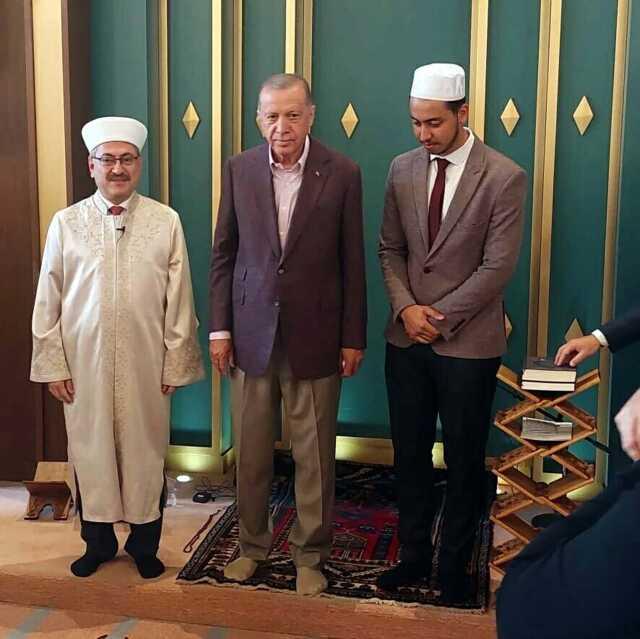 Cumhurbaşkanı Erdoğan Marmaris'te Bayram Namazı Kıldı Cumhurbaşkanı Erdoğan Marmaris'te Bayram Namazı Kıldı