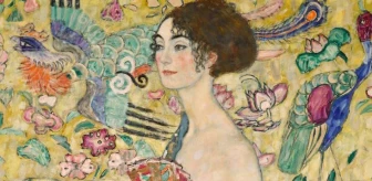 Ünlü ressam Gustav Klimt'in 'Yelpazeli Kadın' tablosu rekor fiyata satıldı