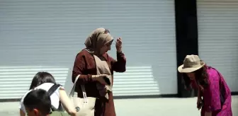 İranlı Turistler Van'da Bayram Alışverişi Yaparak Esnafı Sevindirdi