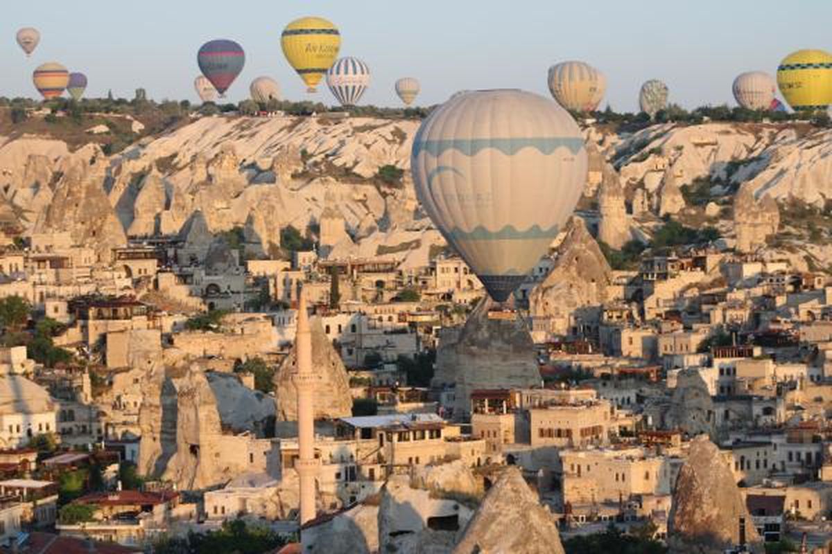 Kapadokya'da Sıcak Hava Balonu Turları Yüksek Fiyatlarla Devam Ediyor