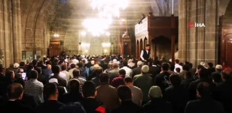 Milli Eğitim Bakanı Tekin Bayram namazını Ulu Camii'nde kıldı