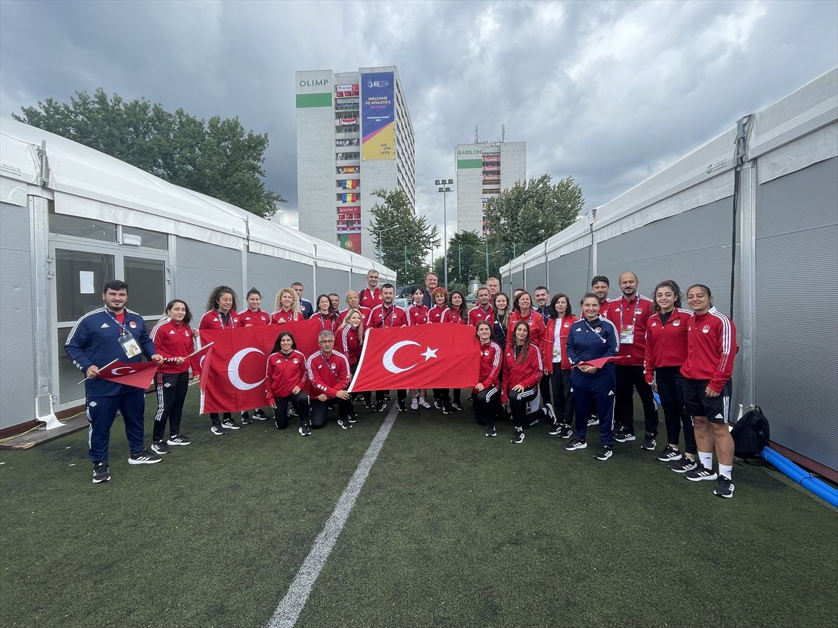 Polonya'da Avrupa Oyunları'nda mücadele eden milli sporcular bayramlaştı