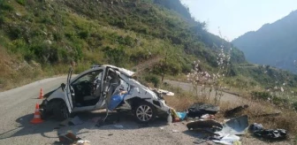 Antalya'da Otomobil Kazasında 3 Kişi Hayatını Kaybetti