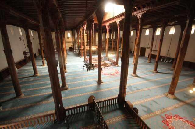 7 asırlık caminin ortasındaki derin kuyu görenleri şaşırtıyor! İşlevi en teknolojik sisteme taş çıkarır