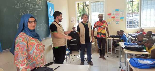 Avrupalı Türkler, Afrikalı Çocukları Bayramda Sevindirdi