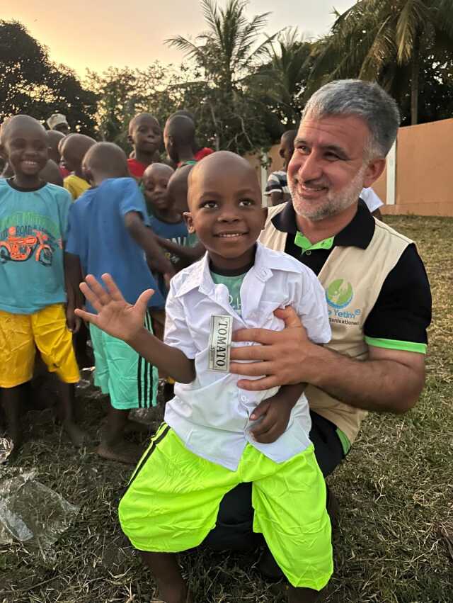 Avrupalı Türkler, Afrikalı Çocukları Bayramda Sevindirdi