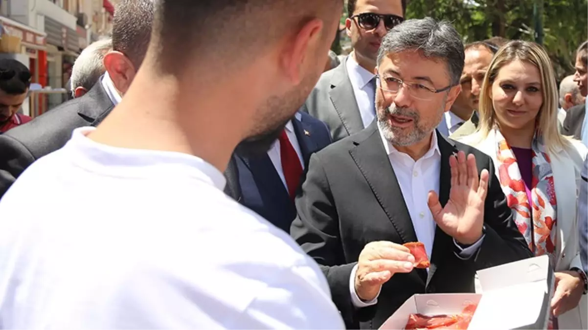 Bakan Yumaklı'dan 'Kayseri pastırması mı, Kastamonu pastırması mı?' sorusuna güldüren yanıt