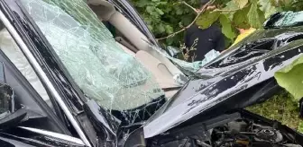 Düzce'de Ciple Çarpışan Otomobilde 4 Kişi Yaralandı
