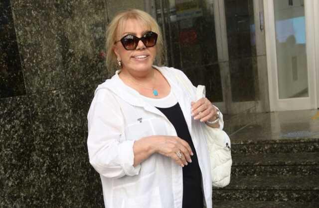 Ev sahibinden ölüm tehditleri alan Mine Koşan, Cumhurbaşkanı Erdoğan'a seslendi: İnsanlar mağdur olmasın Ev sahibinden ölüm tehditleri alan Mine Koşan, Cumhurbaşkanı Erdoğan'a seslendi: İnsanlar mağdur olmasın