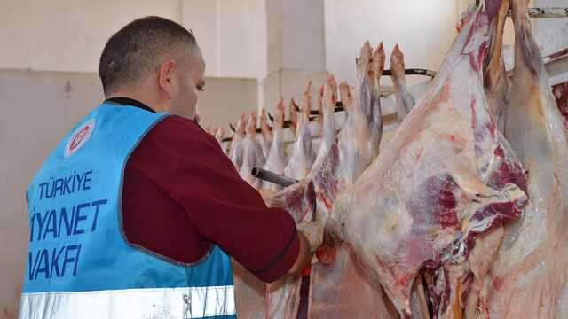 Kurban eti 7 kişiye mi dağıtılır? Kurban eti gayri müslime verilir mi? Kurban eti nasıl dağıtılır, kimlere verilir, kimlere verilmez?