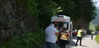 Trabzon'da otomobil şarampole yuvarlandı: 3 kişi yaralandı