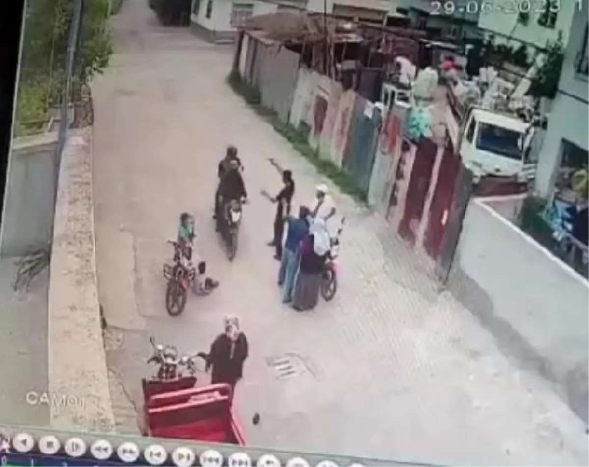 Adana'da sokakta çıkan silahlı kavgada 3 kişi yaralandı