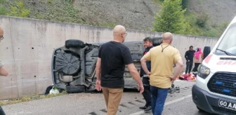 TOKAT'ta İstinat Duvarına Çarpan Araçlarla Meydana Gelen Kazalarda 7 Kişi Yaralandı