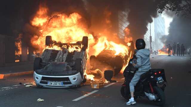 Son Dakika! Macron: Protestoları kontrol altına almak için daha fazla polisi sokağa indireceğiz