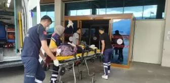 Konya'da 4 Katlı Binanın Terasında Düşen Genç Kız Ağır Yaralandı