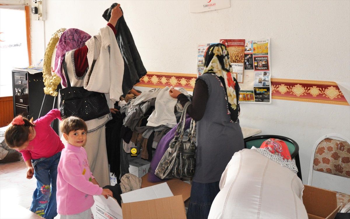 Türk Kızılay Sorgun Şubesi Kurban Bayramı'nda 1500 kişiye bayramlık giysi dağıttı