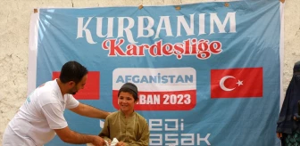 Türkiye'deki STK'lar Afganistan'da ihtiyaç sahibi ailelere kurban eti dağıttı