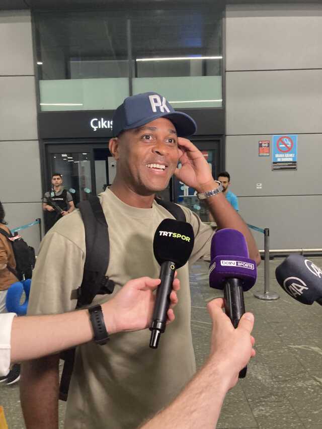 Türkiye'ye geldi! Patrick Kluivert, Adana Demirspor'a imza atıyor