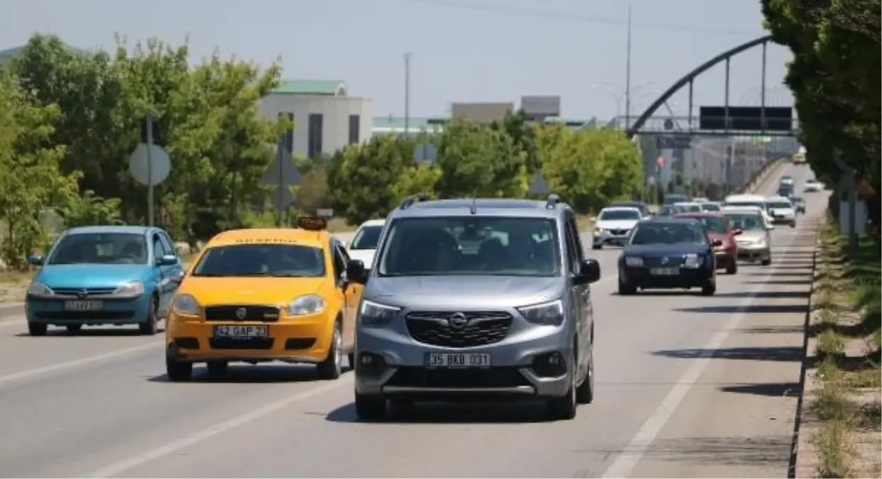Afyonkarahisar'da Kurban Bayramı tatili sürecinde 952 bin araç geçiş yaptı