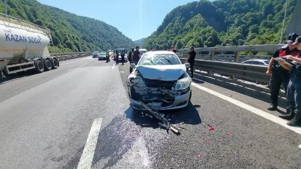 Bolu'da Zincirleme Trafik Kazası: 18 Araç Birbirine Girdi Bolu'da Zincirleme Trafik Kazası: 18 Araç Birbirine Girdi