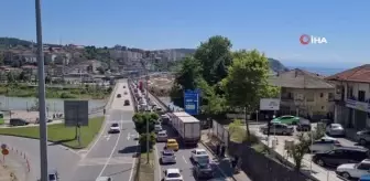 Bayram dönüşü uzun araç kuyruğu