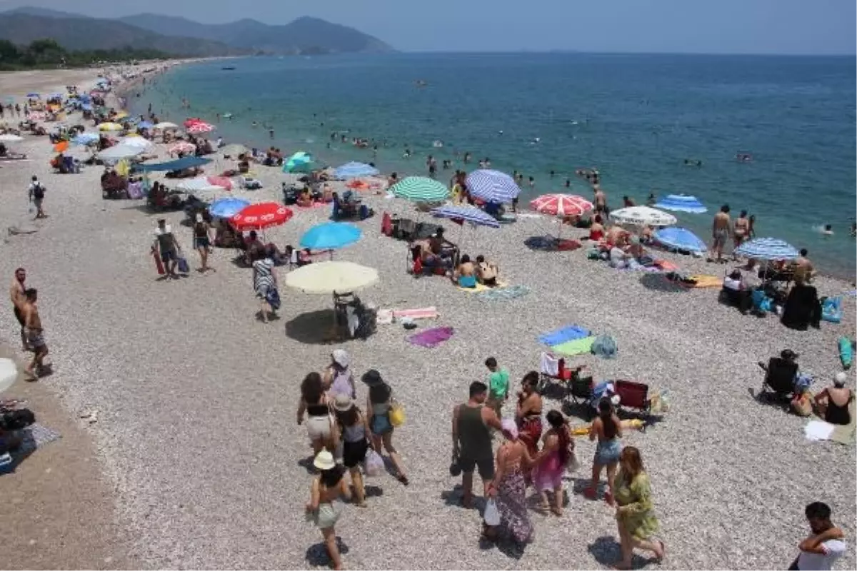 Adrasan ve Olimpos'ta Tatil Yoğunluğu Çöp Sorununu Beraberinde Getirdi