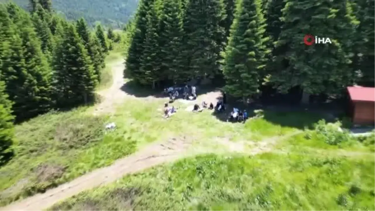 Binlerce vatandaş Uludağ'a akın etti