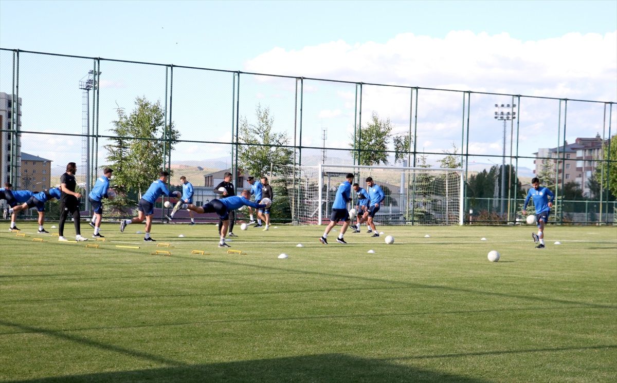 Çaykur Rizespor Erzurum'da yeni sezon hazırlıklarına başladı